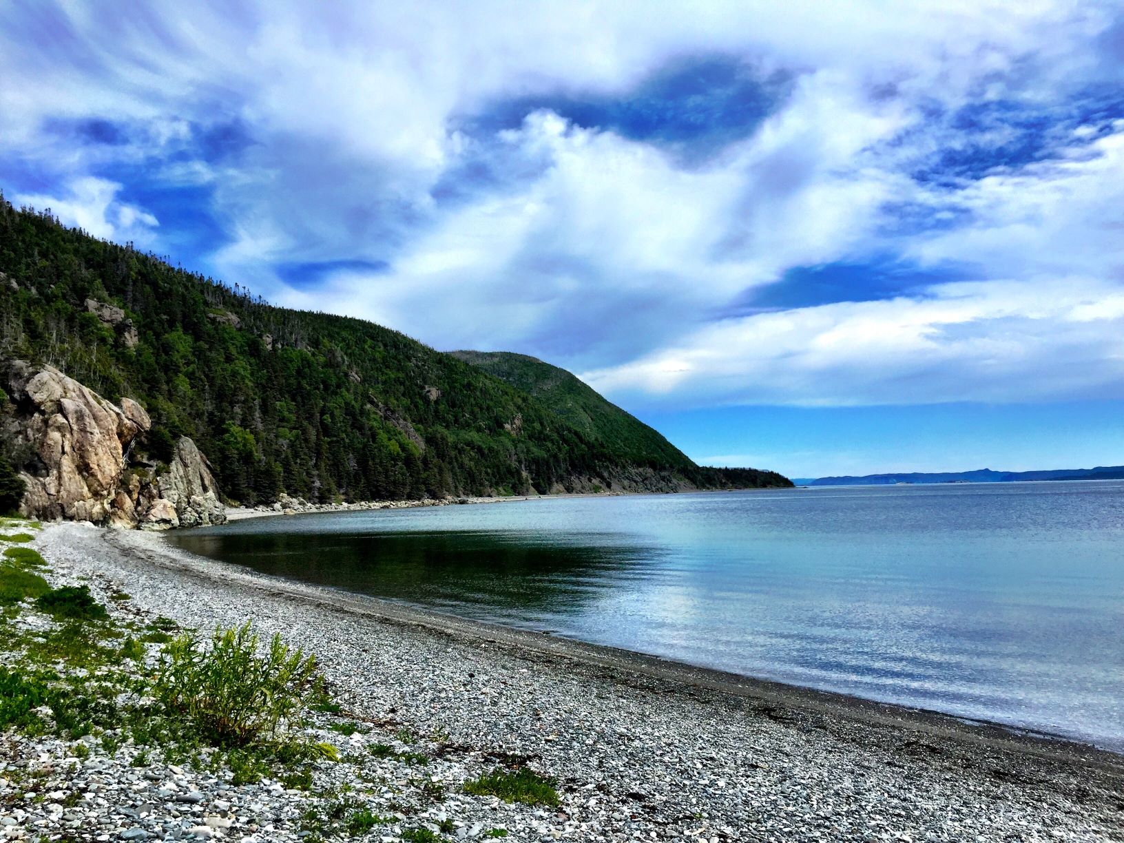 Cobble Beach on the Bay of Islands where mountains meet the sea